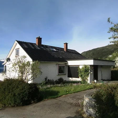 Dom wakacyjny Quiet Fjord House In Utvik With Panoramic Views, Spacious And Private Stryn