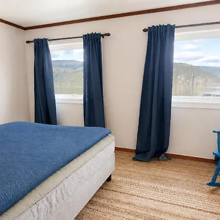 Casa de Férias Quiet Fjord House In Utvik With Panoramic Views, Spacious And Private *