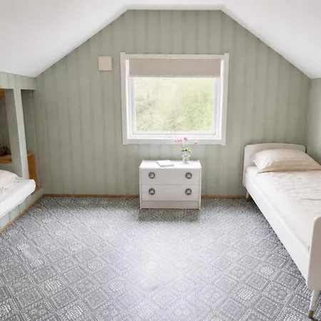 Quiet Fjord House In Utvik With Panoramic Views, Spacious And Private Feriehus Stryn