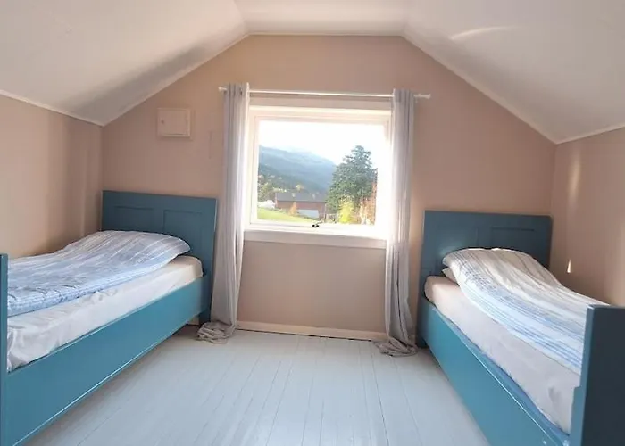 Quiet Fjord House In Utvik With Panoramic Views, Spacious And Private *