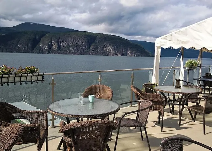 Quiet Fjord House In Utvik With Panoramic Views, Spacious And Private *
